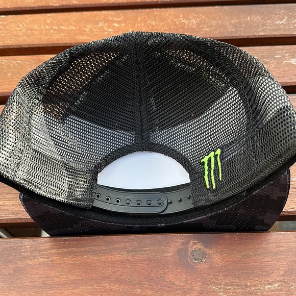 Monster Energy SnapBack Athlete Hat - Picture 2 of 5